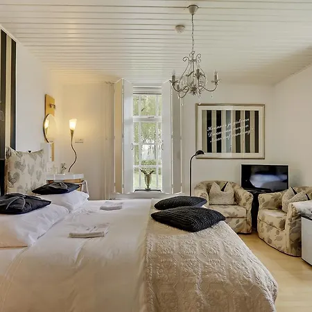 Bed & Breakfast Hoeve Nijssen 3*